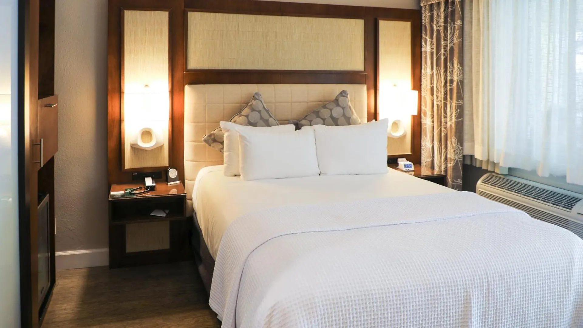 Almond Tree Inn - Adults Only Key West Hotel