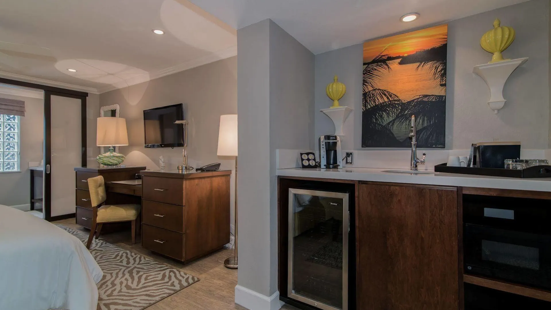 Almond Tree Inn - Adults Only Key West Hotel