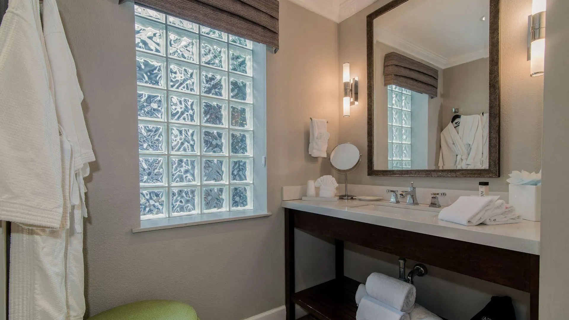 Almond Tree Inn - Adults Only Key West Hotel