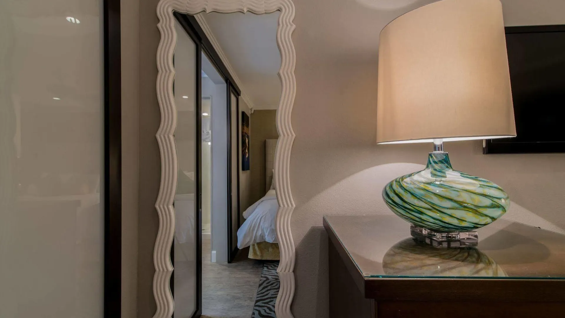 Almond Tree Inn - Adults Only Key West